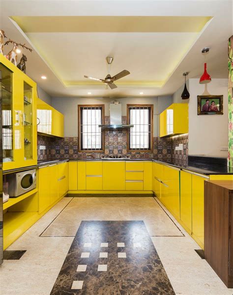 kitchen room color as per vastu