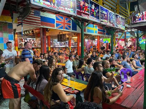 koh phi phi nightlife one minute story