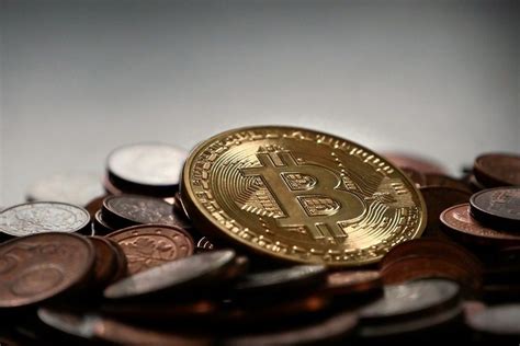 Manipuliacijos Bitcoin ir kriptovaliutų rinkoje -