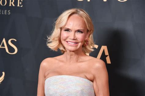 kristin chenoweth age and height