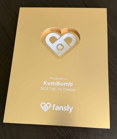 kumbomb nude