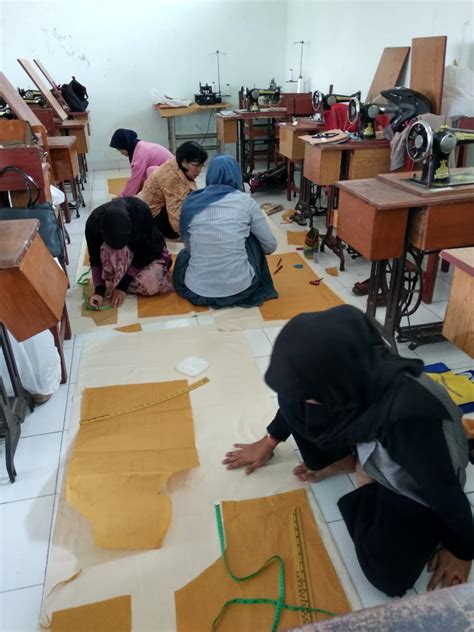 KURSUS MENJAHIT 🎃 Pembukaan Pendaftaran Pelatihan Menjahit Pakaian Wanita