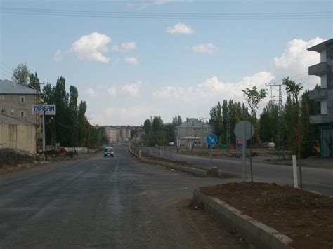 lçenin Muş iline karayolu uzaklığı 137 km'dir ve Muş'a en uzak ilçesidir.