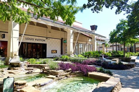 La Cantera Stores