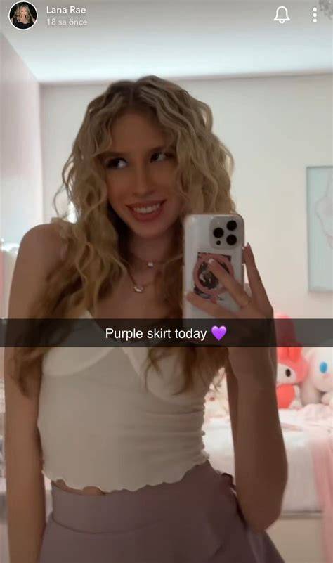 laana nude