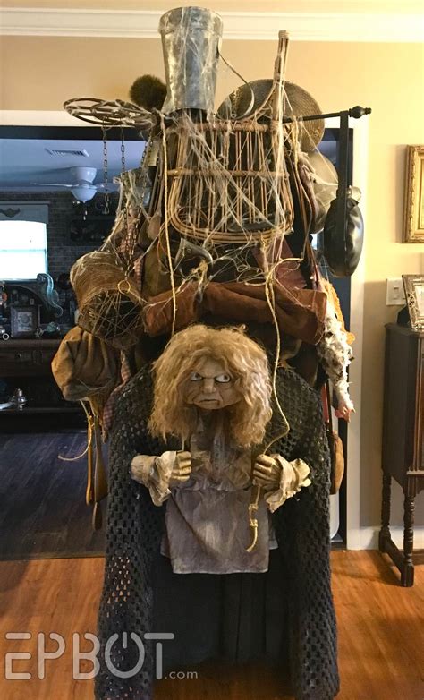 Labyrinth Junk Lady