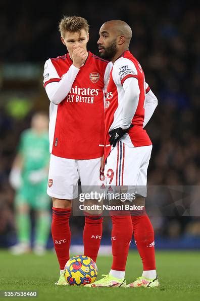 Lacazette Y Odegaard