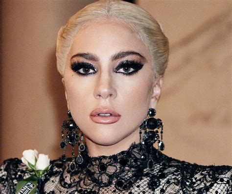 lady gaga chronological biography personal life