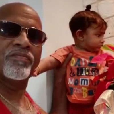 lakshmiarasan12. on Twitter.