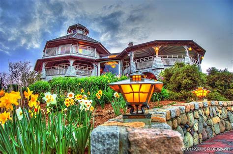 Lands End Inn