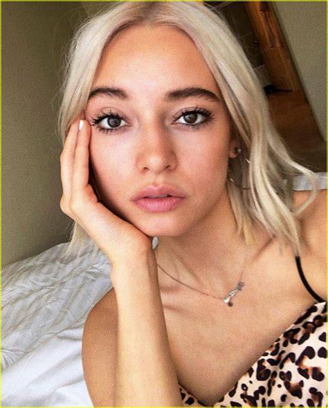 larissa.schot nude
