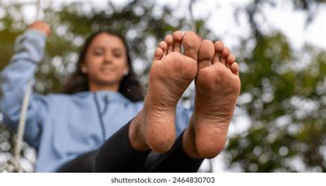 latina nude feet