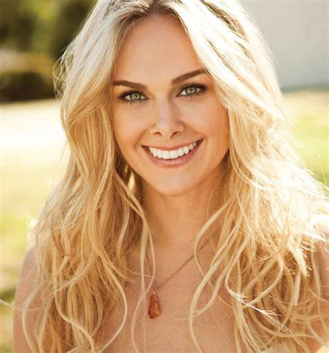 laura bell bundy nude