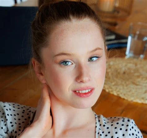 laura lit nude