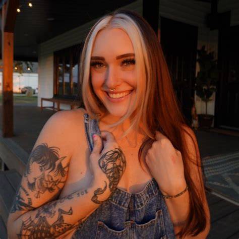 laurelhoney nude