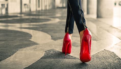 learning how to walk in heels