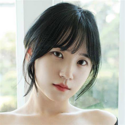 leehee nude