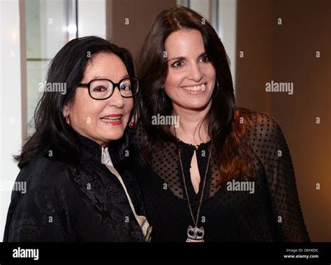 lenou mouskouri biography