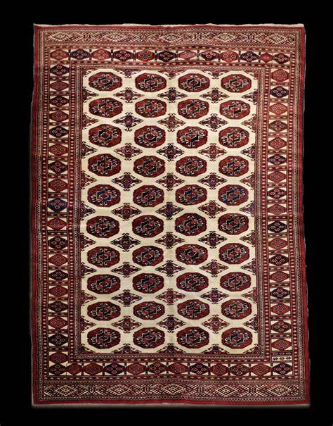 les tapis turkmenes