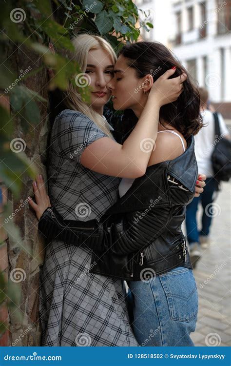 Lesbian Porn Kissing