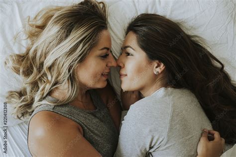 Lesbians Make Out In Bed