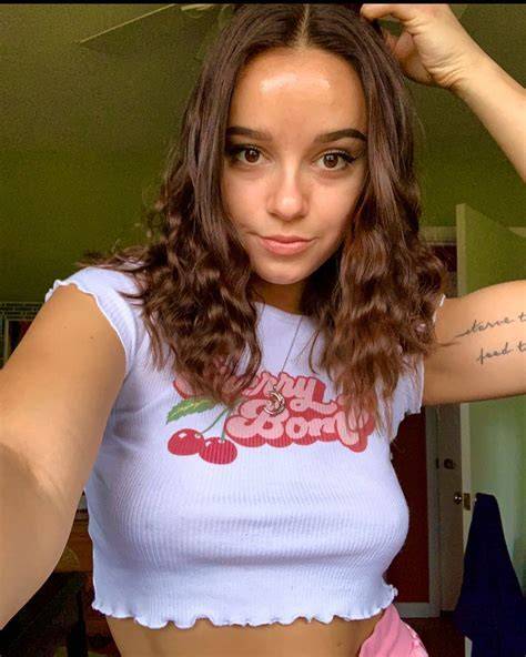 leyla nude