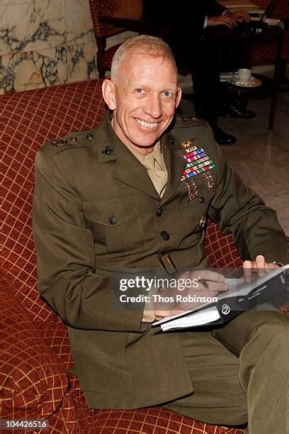 lieutenant general robert schmidle