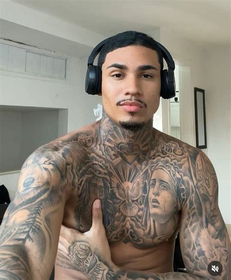 light skinned men nude