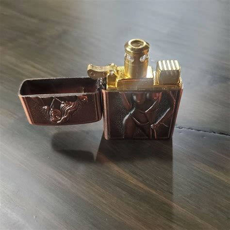 lighter nude