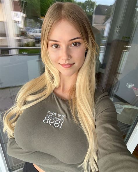 lilly brown nude
