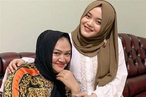 LINA JUBAEDAH - LINA JUBAEDAH MENINGGAL TIDAK WAJAR, SANG