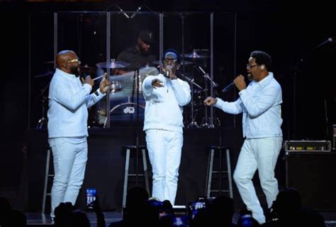 LIRIK LAGU BOYZ II MEN ON - Lirik dan Terjemahan Lagu On Bended Knee oleh Boyz II Men, Can