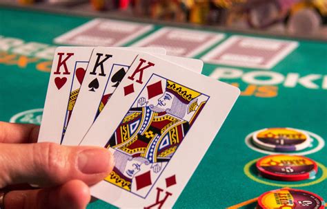 live casino three card poker/