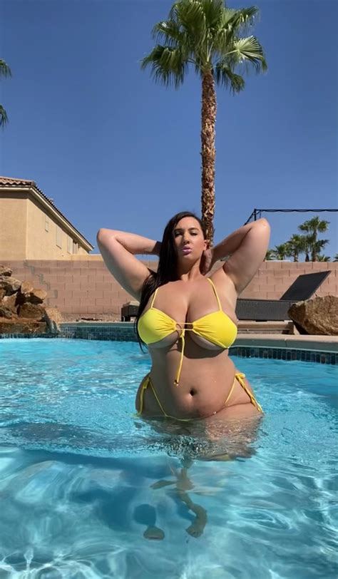 lizvrose creator profile