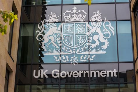 Read Local Government In The Uk Government Beyond The Centre 