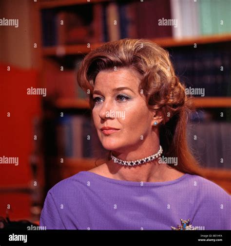 lois maxwell nude
