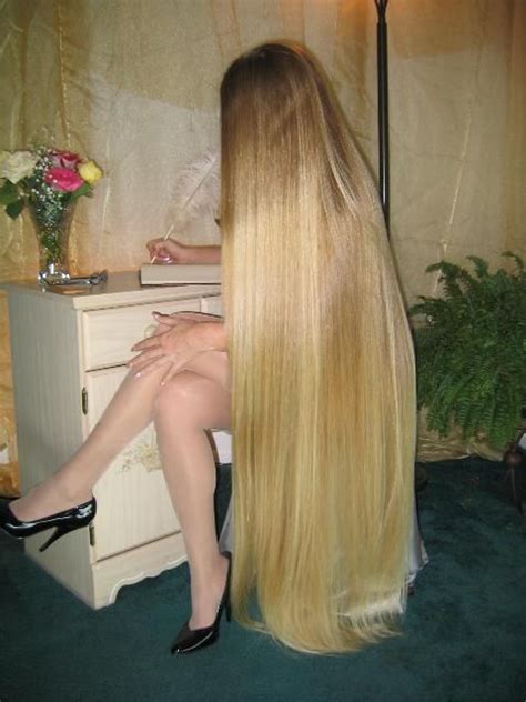 Longhairdivas Leona