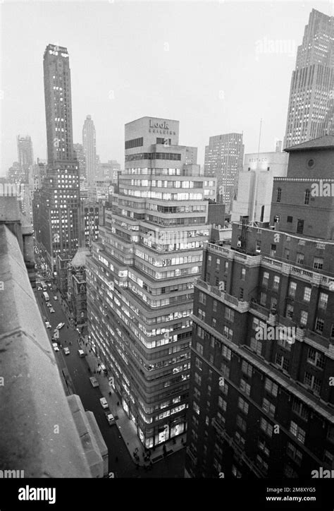 Look At That Building!: A First Book Of Structures