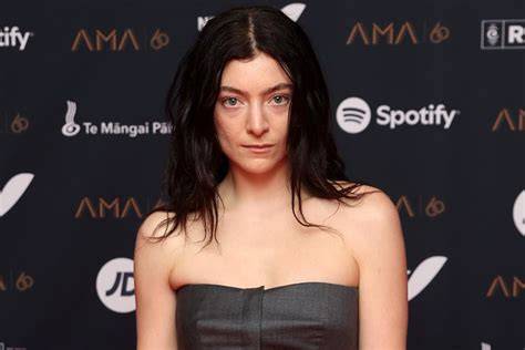 lorde nude vinyl