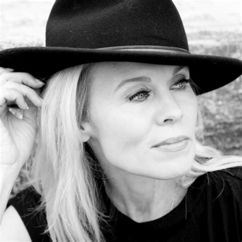 loree bischoff biography definition