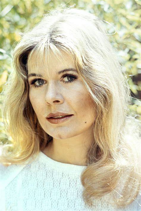 loretta swit nudes