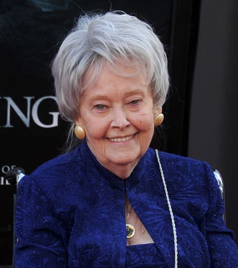 Lorraine Rita Warren