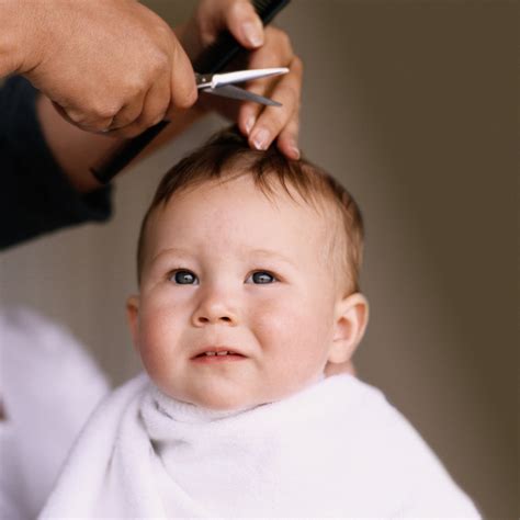 Los mejores cortes de pelo para bebés: tendencias y consejos para lucir genial.
