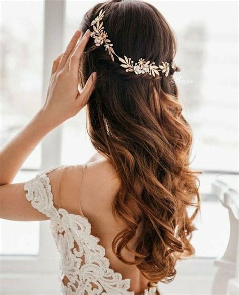 \Los mejores peinados para bodas con pelo suelto: ¡lucirás espectacular!\