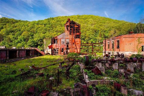 Lost On A Mountain In Maine