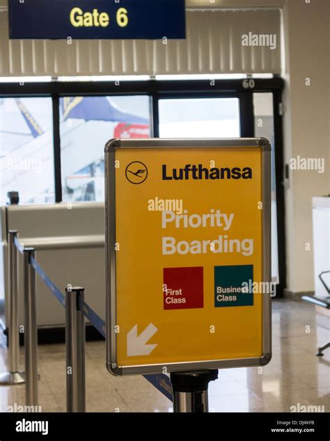 lufthansa priority boarding
