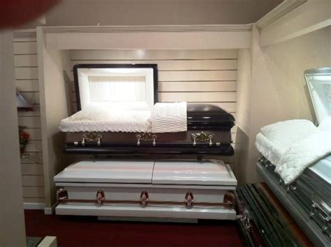 Non-Profit. Declue Funeral Home is a local funeral and cremation 