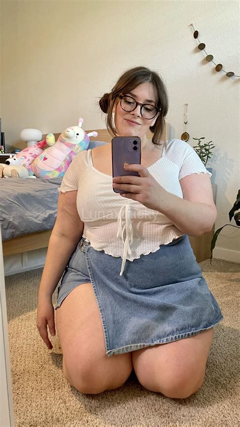 lunaxthicky OnlyFans leaked content