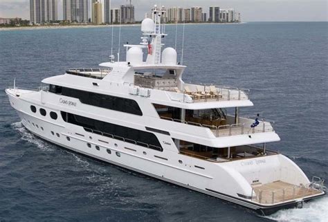 luxury yacht casino royale fnfs