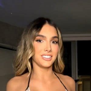 lyna perez creator profile